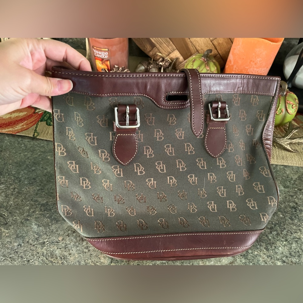 Dooney & Bourke Purse